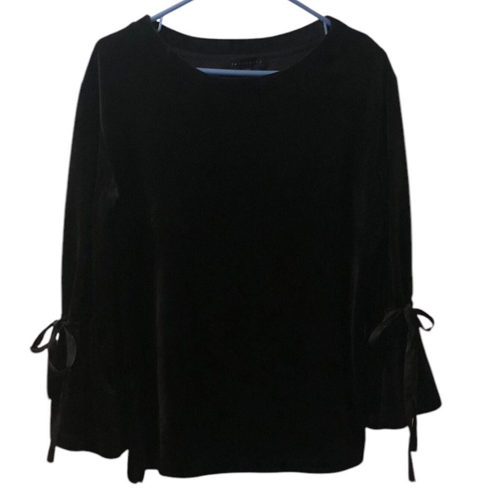 Sanctuary scoop neck velvet bell sleeve top